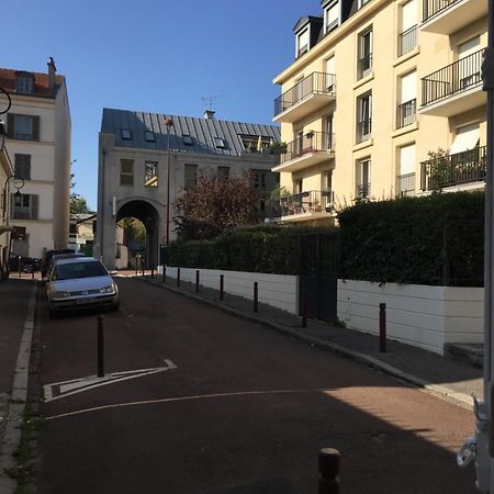 Proche Du Chateau De Versaillles Une Chambre Avec Jardin ベルサイユ エクステリア 写真