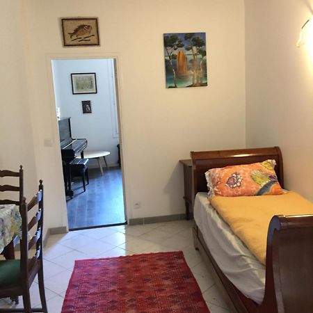 Proche Du Chateau De Versaillles Une Chambre Avec Jardin ベルサイユ エクステリア 写真